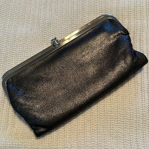 HOBO Lauren Clutch-Wallet •Leather•
